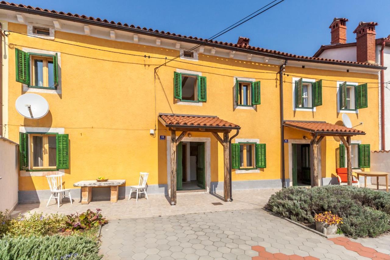 House Krizanic In Marcana, Istria, With 2 Apartments, Total 9 Guests Bagian luar foto