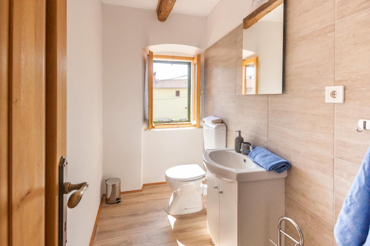 House Krizanic In Marcana, Istria, With 2 Apartments, Total 9 Guests Bagian luar foto